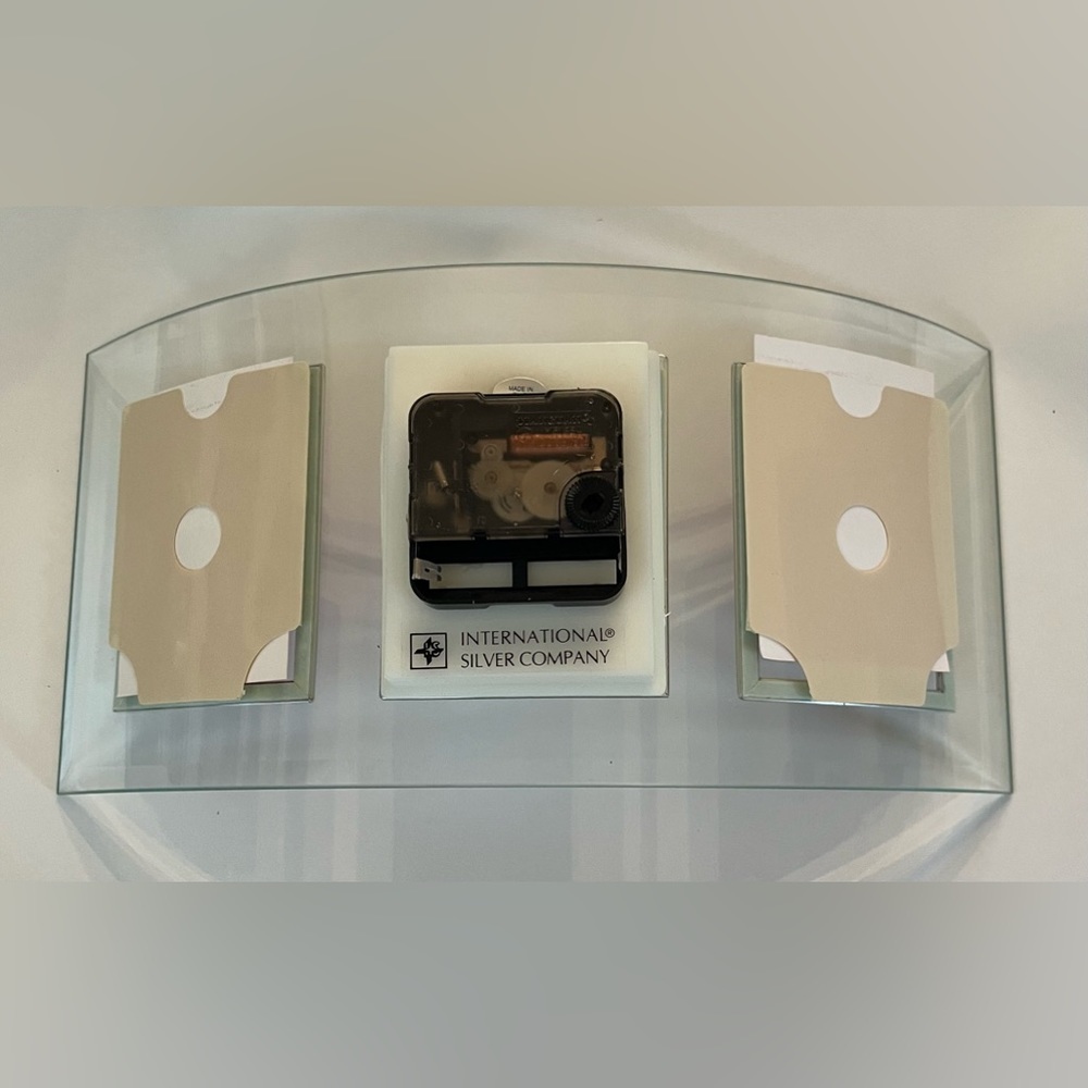 International silver company glass frame with clock - Picture 8 of 10